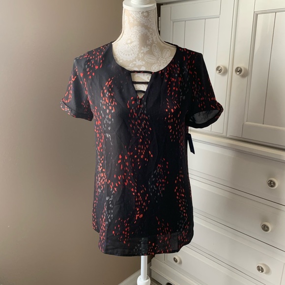 Apt. 9 Tops - • ♥️APT. 9 blouse, size S ♥️•